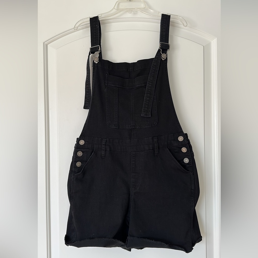 Overall shorts